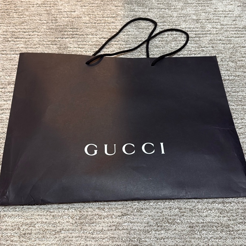 Gucci shopping bag